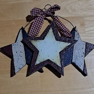 Rustic Star Holiday Decor with Plaid Bow